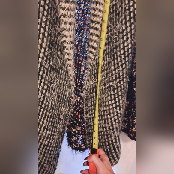 BKE Black and Cream Chunky Knit Cardigan - Picture 9 of 14